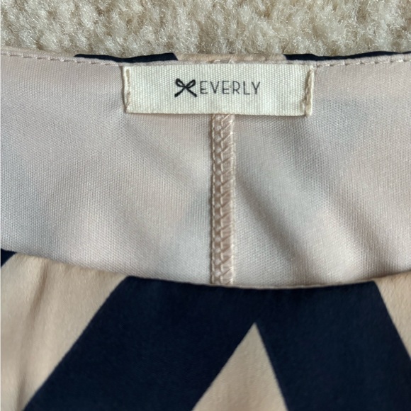 Everly Chevron Navy/Cream Dress. Size Small. - Picture 3 of 3